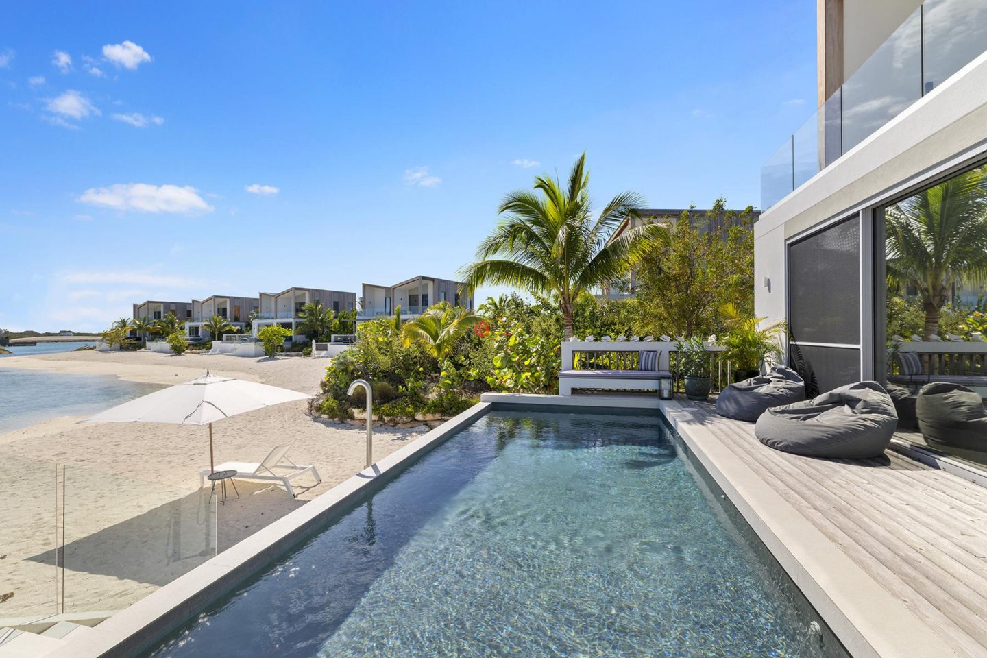 特克斯與凱科斯群島的独栋别墅，South Bank Lagoon Beach Villa 7，编号77992119