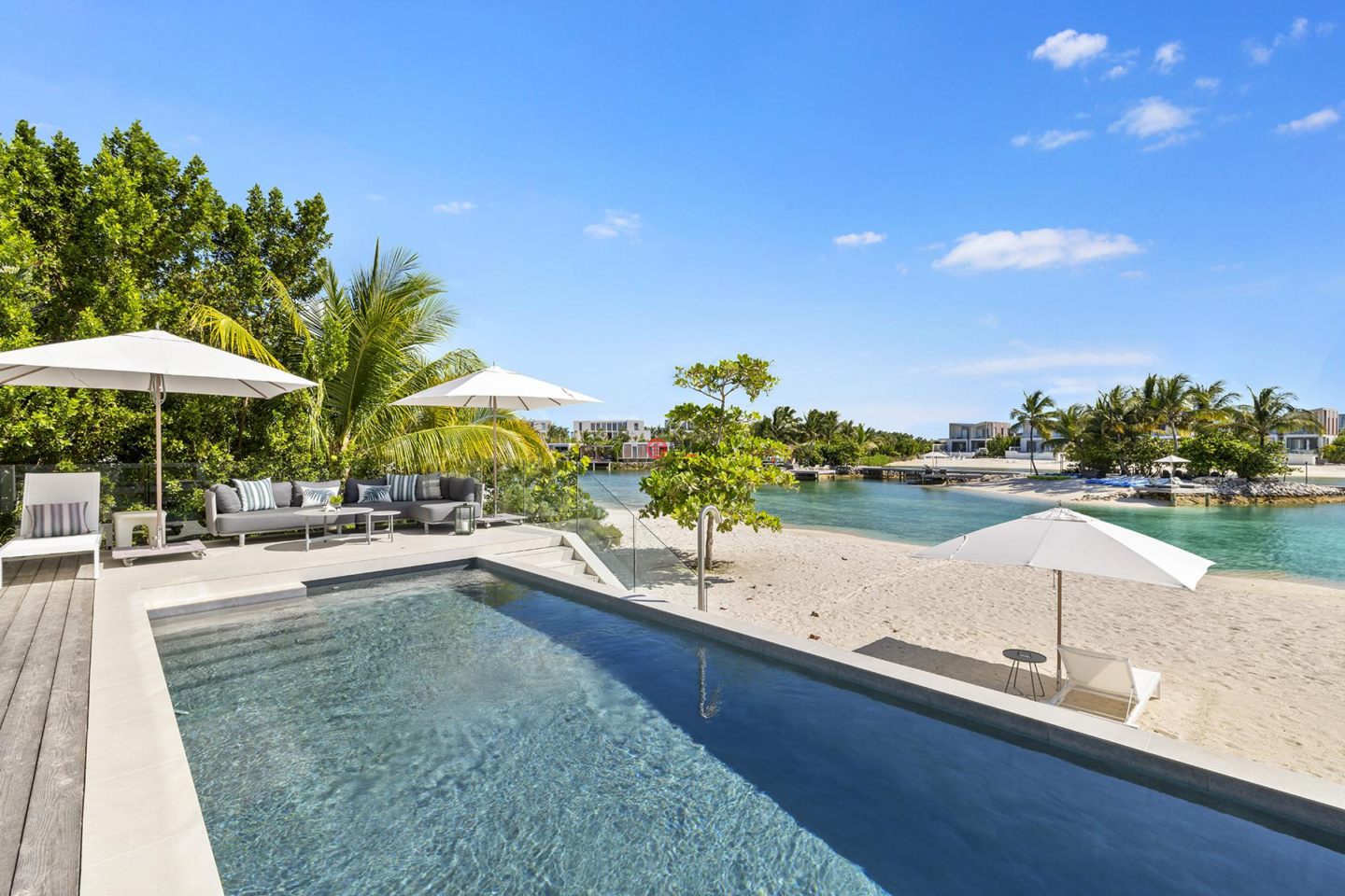 特克斯與凱科斯群島的独栋别墅，South Bank Lagoon Beach Villa 7，编号77992119