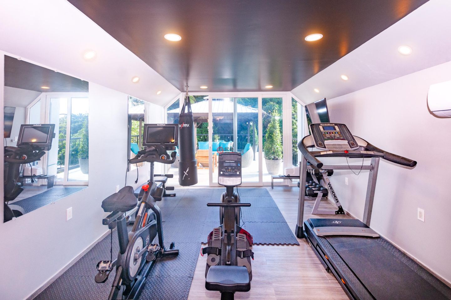 洪都拉斯海湾群岛Roatán的独栋别墅，Luxurious Zun Zun Residence Luna Beach Road，编号76643111