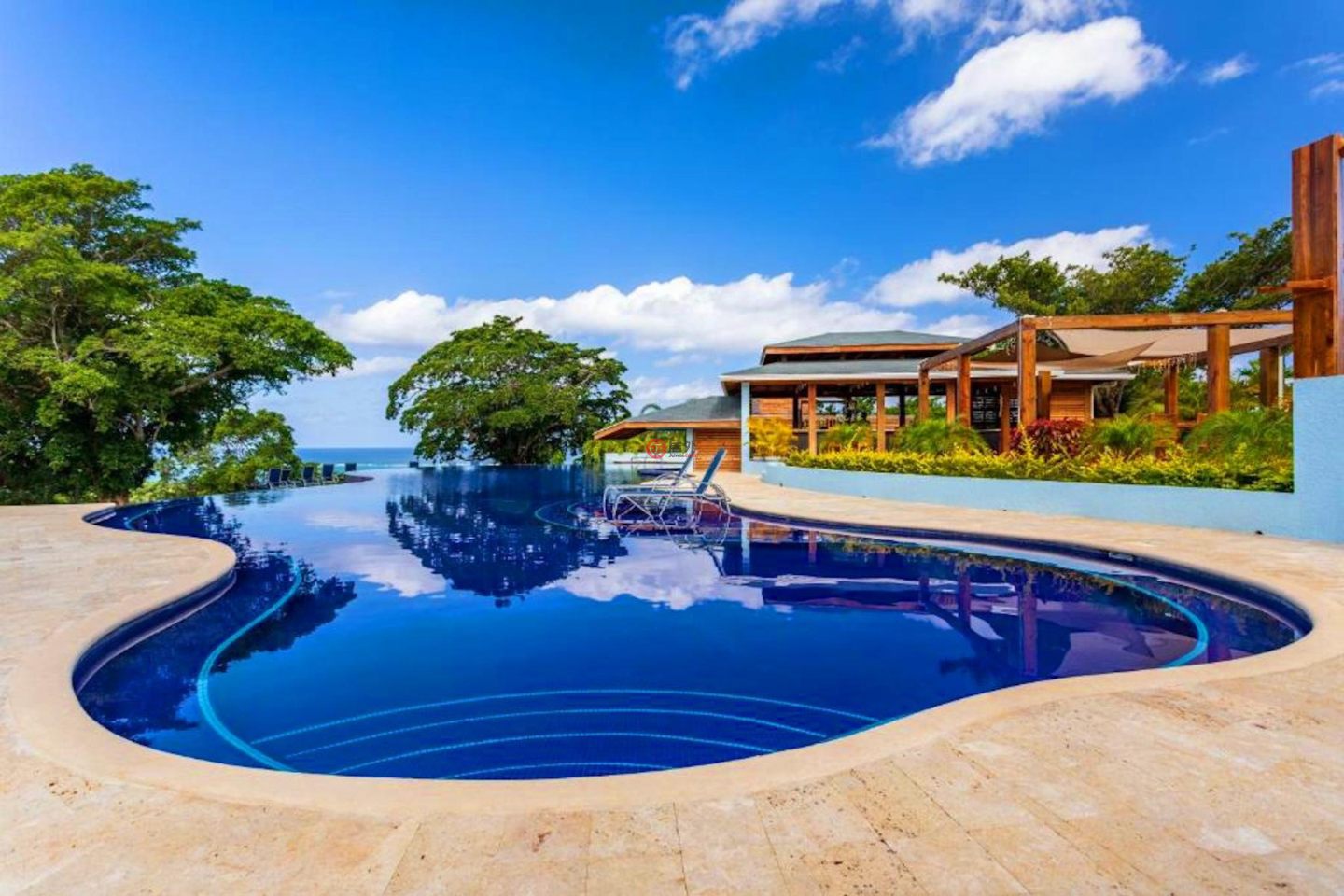 洪都拉斯海湾群岛Roatán的独栋别墅，Modern 2BR Villa in Diamond Hills Resort，编号77143317