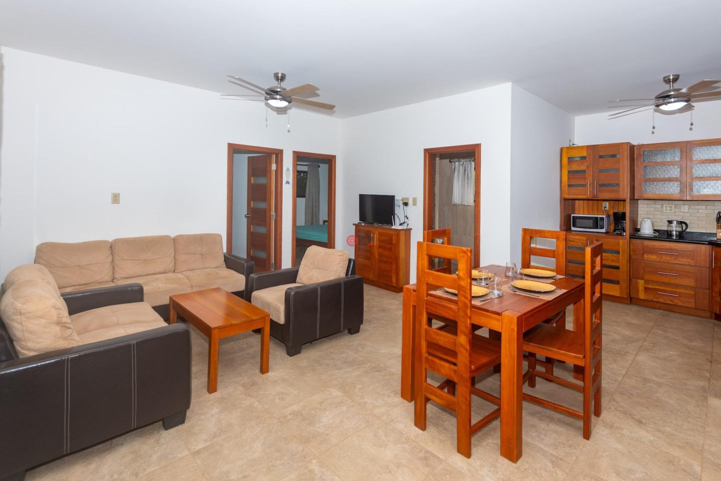 洪都拉斯海湾群岛Roatán的独栋别墅，Modern 2BR Villa in Diamond Hills Resort，编号77143317