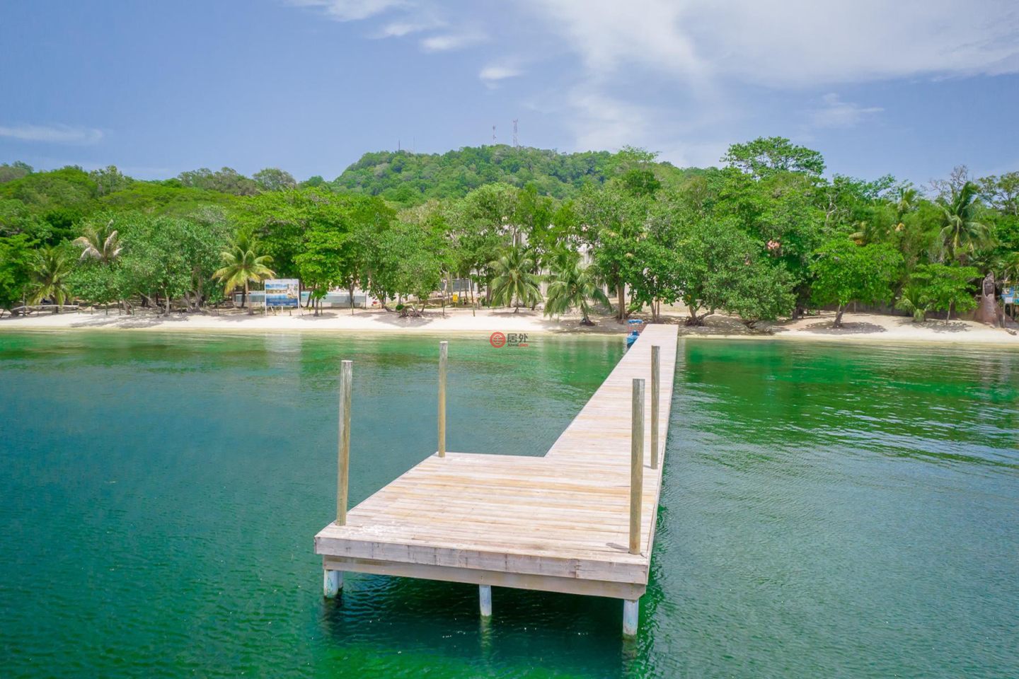 洪都拉斯海湾群岛Roatán的公寓，Oceanfront Condominium D4 Watercolors Resort 1st Floor Building D，编号76763848