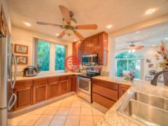 洪都拉斯海湾群岛Roatán的公寓，Marina Front 3B/2B Condo 2C in Parrot Tree，编号78100780