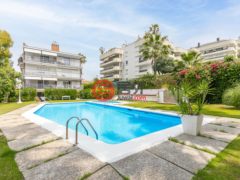 西班牙BarcelonaSitges的公寓，Avenida Nostra Senyora del Vinyet 25，编号77972674