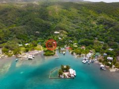 洪都拉斯海湾群岛瓜納哈島的独栋别墅，Ocean View Island Cottage with Boat Dock & Photogenic Views Guanaja，编号78412095