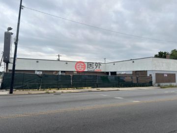 Strip Center - Chicago, IL
