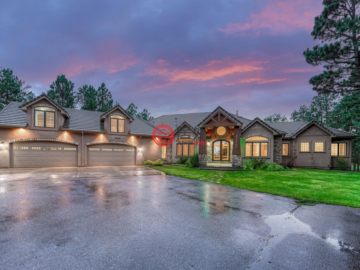 Inspirational architecture and sweeping views of Pikes Peak