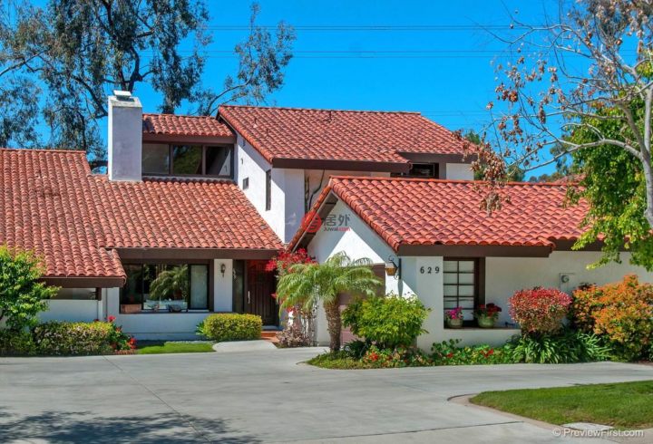 美国加州索拉纳比奇4卧3卫的独栋别墅